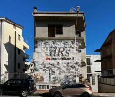 Foto Appartamento in vendita a Pisticci - 5 locali 110mq