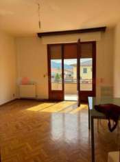 Foto Appartamento in vendita a Pistoia - 4 locali 120mq