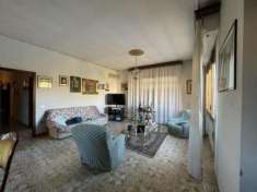 Foto Appartamento in vendita a Pistoia - 7 locali 300mq