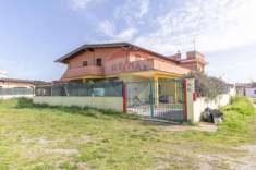 Foto Appartamento in vendita a Pomezia