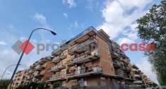 Foto Appartamento in vendita a Pomezia