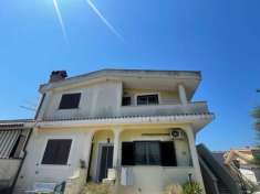 Foto Appartamento in vendita a Pomezia