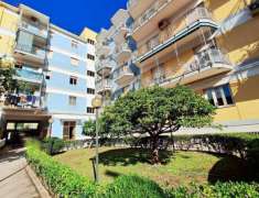 Foto Appartamento in vendita a Portici - 6 locali 160mq