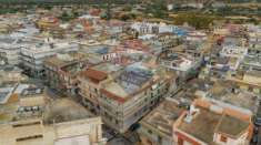 Foto Appartamento in vendita a Pozzallo - 9 locali 161mq