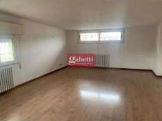 Foto Appartamento in vendita a Riccione - 5 locali 140mq