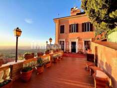 Foto Appartamento in vendita a Rocca Di Papa - 5 locali 180mq