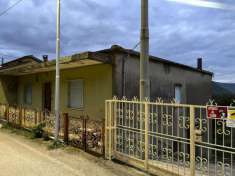 Foto Appartamento in vendita a Roccaravindola