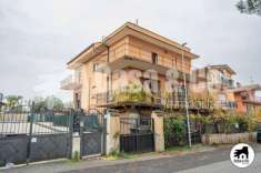 Foto Appartamento in vendita a Roma