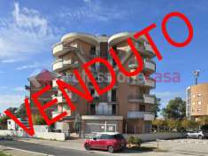 Foto Appartamento in vendita a Roma