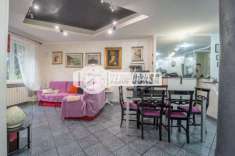 Foto Appartamento in vendita a Roma