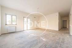 Foto Appartamento in vendita a Roma