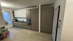 Foto Appartamento in vendita a Rozzano - 3 locali 93mq