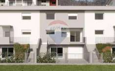 Foto Appartamento in vendita a Saltrio - 5 locali 218mq
