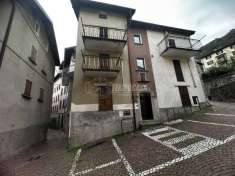 Foto Appartamento in vendita a Schignano