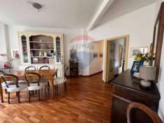 Foto Appartamento in vendita a Sestri Levante - 5 locali 135mq