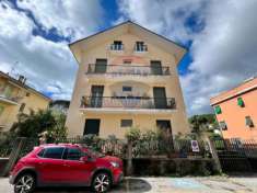 Foto Appartamento in vendita a Sestri Levante - 5 locali 88mq