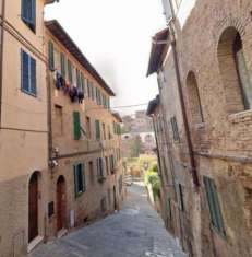 Foto Appartamento in vendita a Siena 102 mq  Rif: 1347145