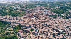 Foto Appartamento in vendita a Siena