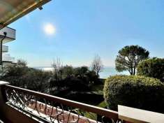 Foto Appartamento in vendita a Sirmione