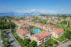 Foto Appartamento in Vendita a Sirmione