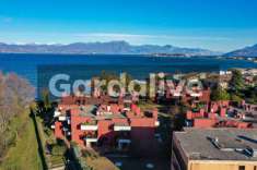 Foto Appartamento in Vendita a Sirmione Colombare