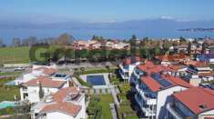 Foto Appartamento in Vendita a Sirmione Colombare