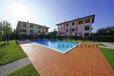 Foto Appartamento in Vendita a Sirmione Colombare