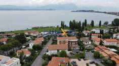 Foto Appartamento in Vendita a Sirmione Via Como