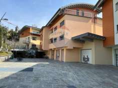 Foto Appartamento in vendita a Solto Collina