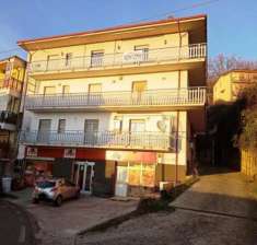 Foto Appartamento in vendita a Spezzano Della Sila - 5 locali 175mq