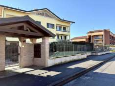Foto Appartamento in vendita a Usmate Velate