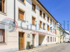 Foto Appartamento in vendita a Vedano Al Lambro - 4 locali 135mq