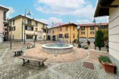Foto Appartamento in vendita a Veduggio Con Colzano - 6 locali 160mq