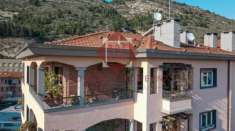 Foto Appartamento in vendita a Ventimiglia - 6 locali 150mq
