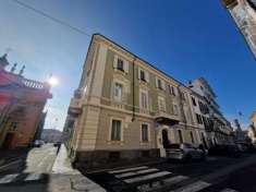 Foto Appartamento in vendita a Vercelli - 4 locali 115mq