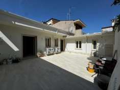 Foto Appartamento in vendita a Viareggio 70 mq  Rif: 1323431