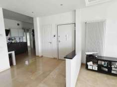 Foto Appartamento in vendita a Viareggio