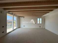 Foto Appartamento in Vendita a Villafranca di Verona Villafranca di Verona - Centro