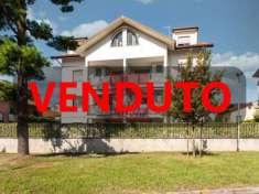 Foto Appartamento in vendita a Villasanta - 3 locali 89mq