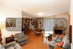 Foto Appartamento in vendita a Villasanta - 4 locali 125mq