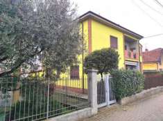 Foto Appartamento in villa bifamiliare con ingresso indipendente depandance privata e box