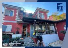 Foto Appartamento in villa in vendita a Napoli