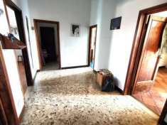 Foto Appartamento in villa in vendita a Prato - 5 locali 120mq