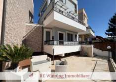 Foto Appartamento in villa in vendita a Roma