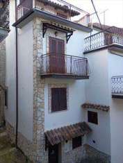 Foto Appartamento indipendente in Vendita, pi di 6 Locali, 2 Camere,