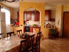 Foto Appartamento indipendente in Vendita, pi� di 6 Locali, 3 Camere,