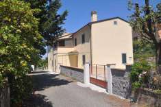 Foto Appartamento indipendente in Vendita, pi di 6 Locali, 4 Camere,