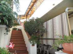 Foto Appartamento indipendente in Vendita, pi di 6 Locali, 4 Camere,