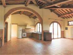 Foto Appartamento indipendente in Vendita, pi di 6 Locali, 4 Camere,
