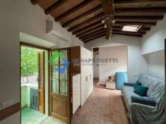 Foto Appartamento monolocale perfettamente ristrutturato a Tocchi, Monticiano, Siena.